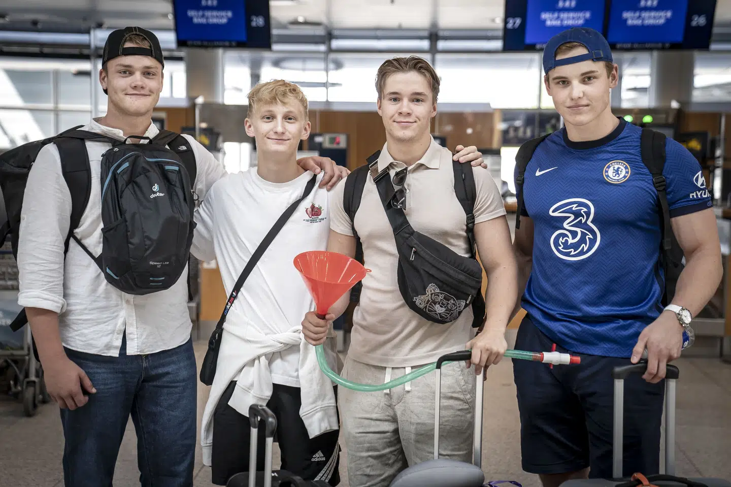 Frederik Bisgaard, Benjamin Andersen, Malte Beck og Hans Christian Clausen er tirsdag rejst til Rhodos med en dags forsinkelse. De ankom allerede søndag aften til Københavns Lufthavn. Mads Claus Rasmussen/Ritzau Scanpix