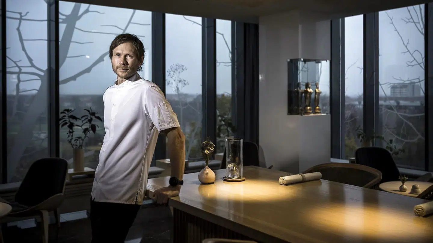 Geranium bliver nr. 1 på liste over verdens bedste restauranter. Det sker ved en ceremoni i London. På billedet ses kok og restauratør Rasmus Kofoed fra Geranium.