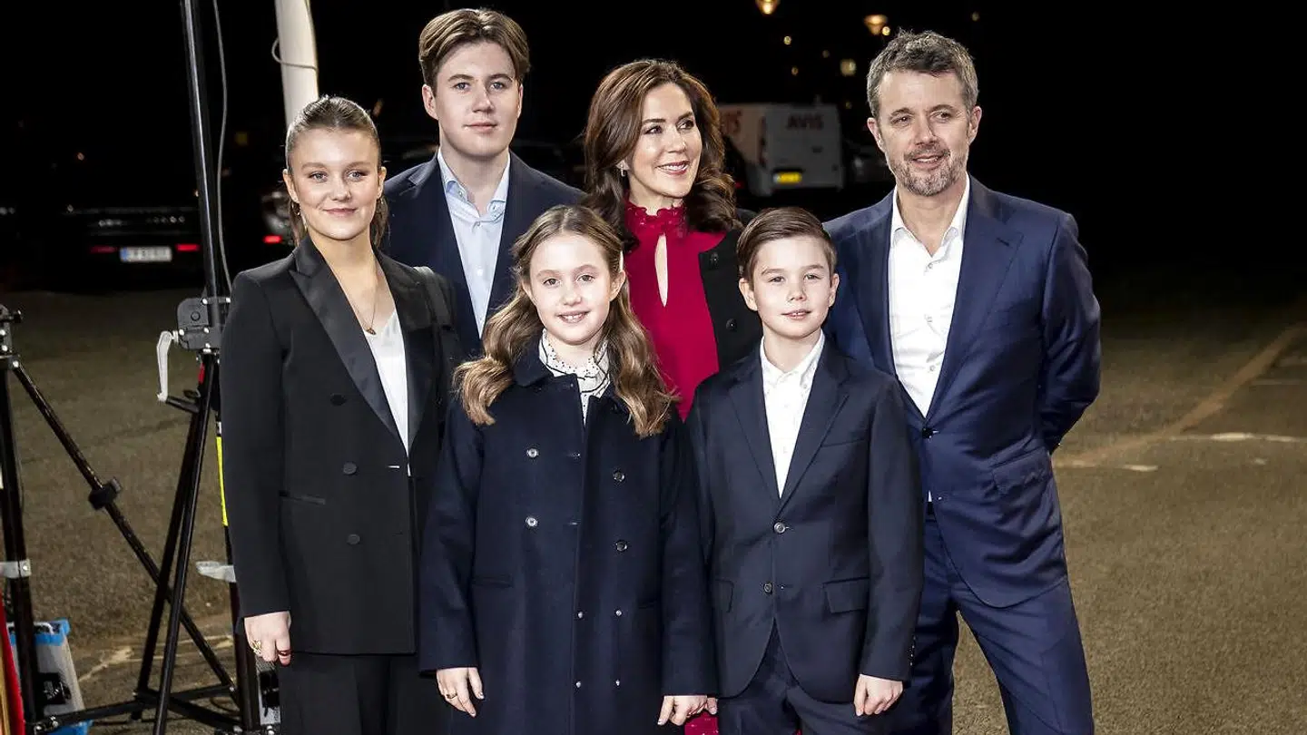Prinsesse Isabella, prins Christian, kronprinsesse Mary, kronprins Frederik, prinsesse Josephine og prins Vincent ankommer til TV2s fødselsdagsshow: "Mary 50 år - Vi fejrer Danmarks kronprinsesse" i Vilhelm Lauritzen Terminalen i Kastrup, søndag den 6. februar 2022.. (Foto: Mads Claus Rasmussen/Ritzau Scanpix)