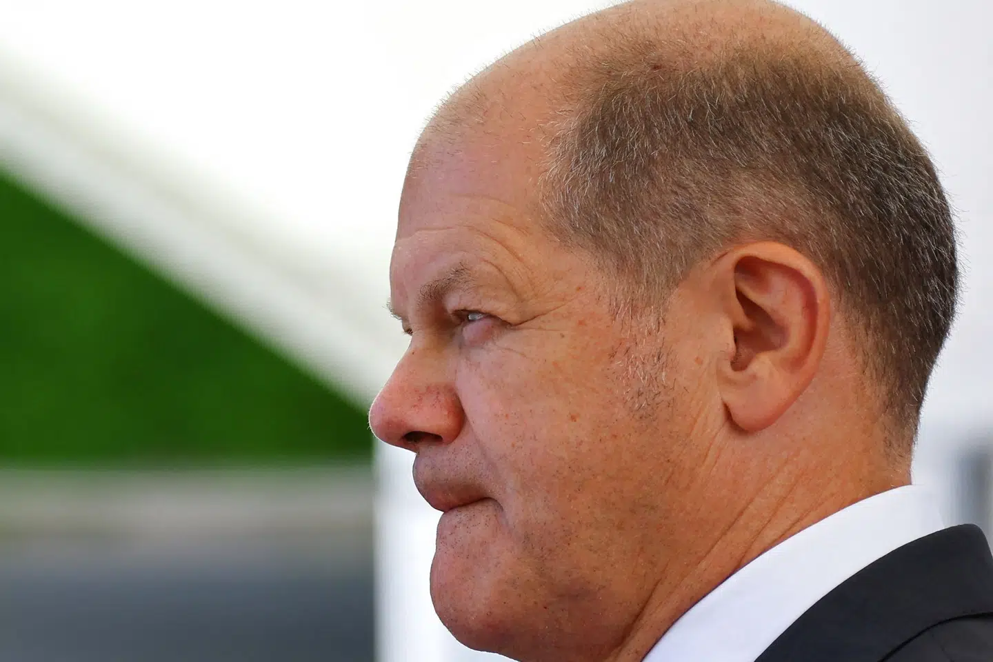 Det må være slut med, at enkelte lande i EU af egoistiske grunde blokerer for en fælles udenrigs- og sikkerhedspolitik, siger den tyske forbundskansler, Olaf Scholz. Han siger, at hans regering vil komme med konkrete forslag i nær fremtid.