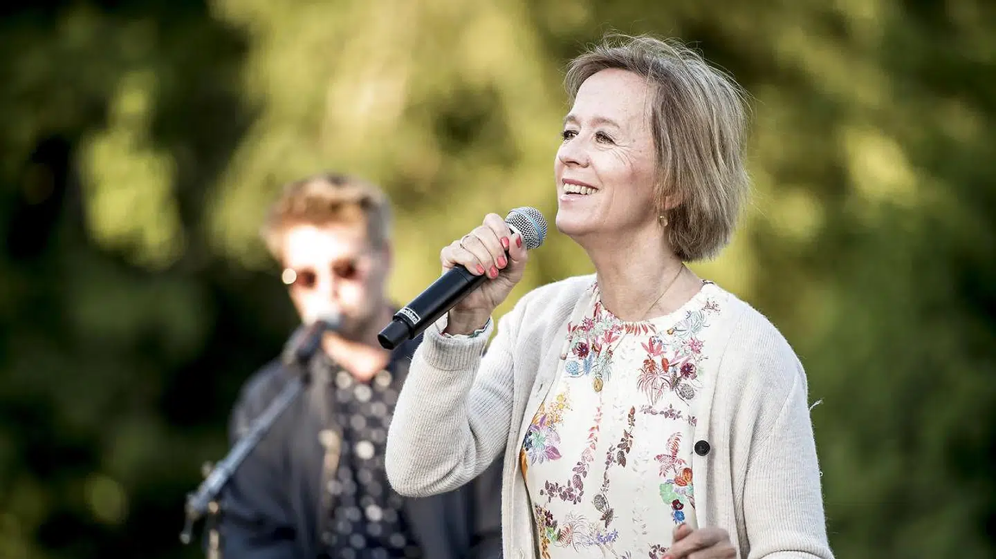 Anne Dorte Michelsen er klar til at give sangen videre til Jonas Vingegaard.