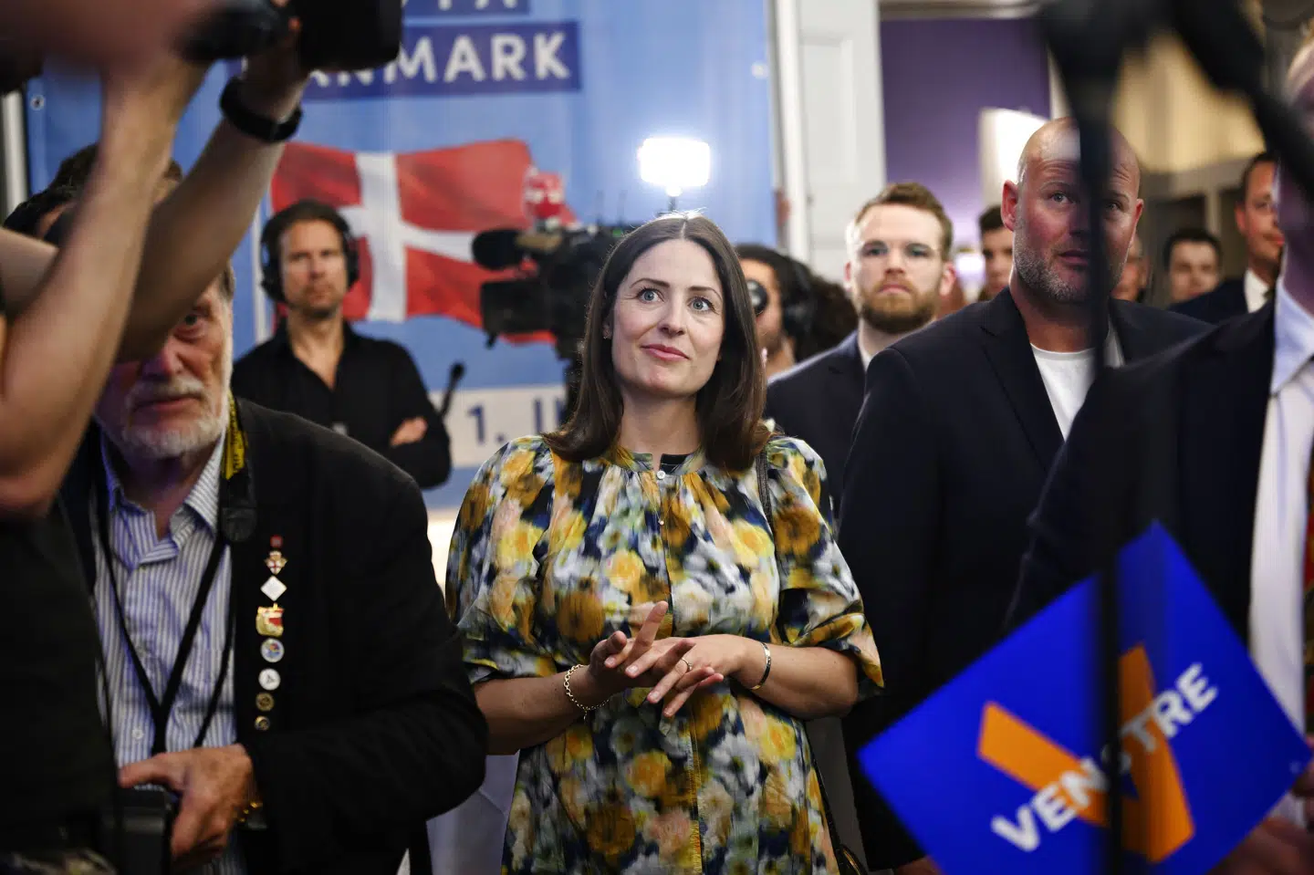 Venstres Linea Søgaard-Lidell og Enhedslistens Nikolaj Villumsen tager begge orlov fra EU-Parlamentet i den kommende tid. Men på grund af manglende barselsregler kommer der ingen afløser. Det er problem både for demokratiet og forældrene, mener de to politikere. Philip Davali/Ritzau Scanpix