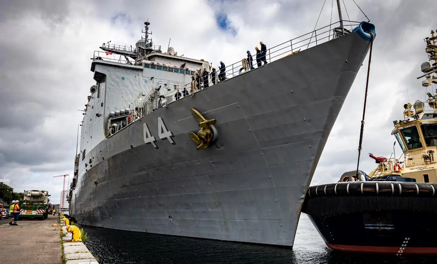 Landgangsstøtteskibet »USS Gunstol Hall« har lag til ved Langelinie i København. Skibet kommer fra 22nd Marine Expeditionary Unit i US Marine Corps og hører til daglig hjemme i Fort Story i Virginia.
