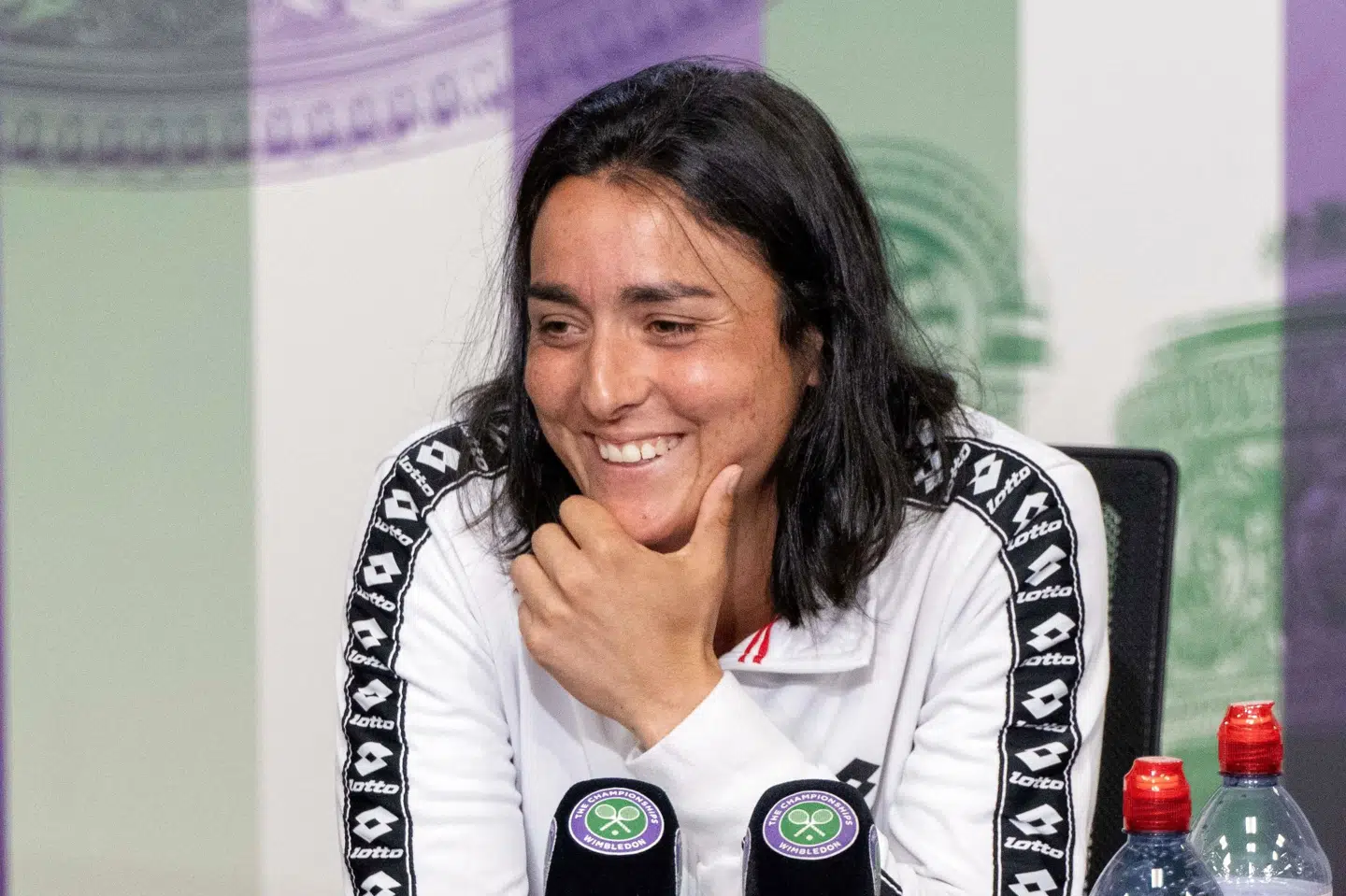 Ons Jabeur var afslappet og i godt humør, da hun mødte pressen forud for lørdagens Wimbledon-finale. Joe Toth/Ritzau Scanpix