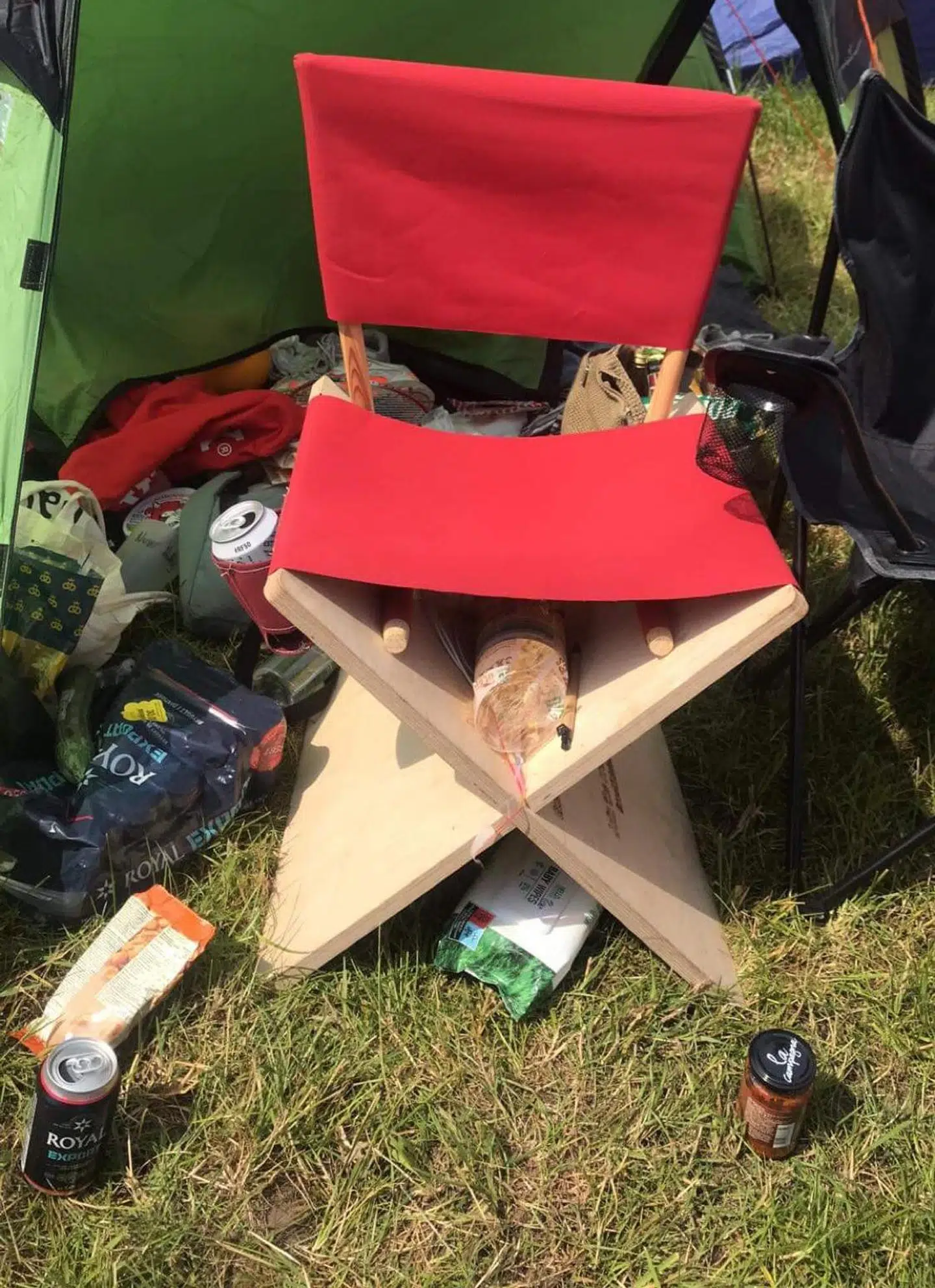 Stolen skal kunne holde til lidt af hvert på en rodet og kaotisk festivalplads. Foto: Privat