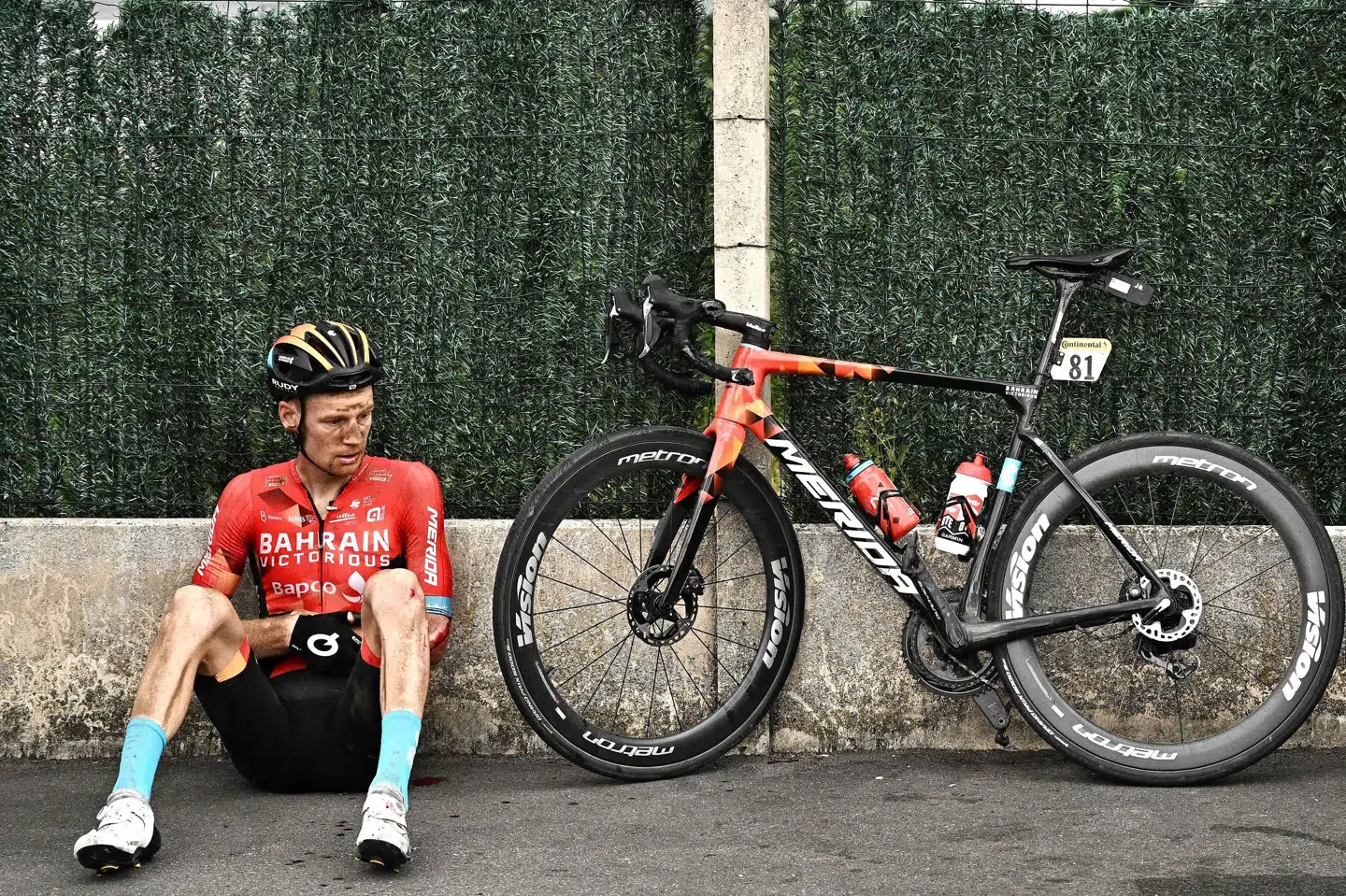 Jack Haig tog et tiltrængt hvil efter sit styrt på 5. etape i Tour de France. Bahrain Victorious-rytteren udgik og er ude af Touren. Marco Bertorello/Ritzau Scanpix