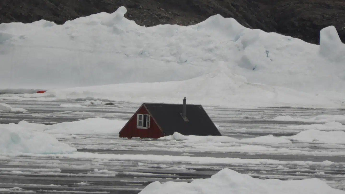 I 2017 blev Karrat-fjorden ramt af et stort jordskred, der udløste en tsunami. Nu frygter man en ny. Arkivfoto: Arktisk Kommando/Ritzau Scanpix