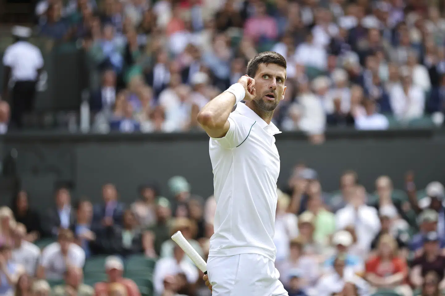 Efter to sløje sæt tog Novak Djokovic en imponerende sejr over Jannik Sinner i kvartfinalen ved Wimbledon. Takuya Matsumoto/Ritzau Scanpix