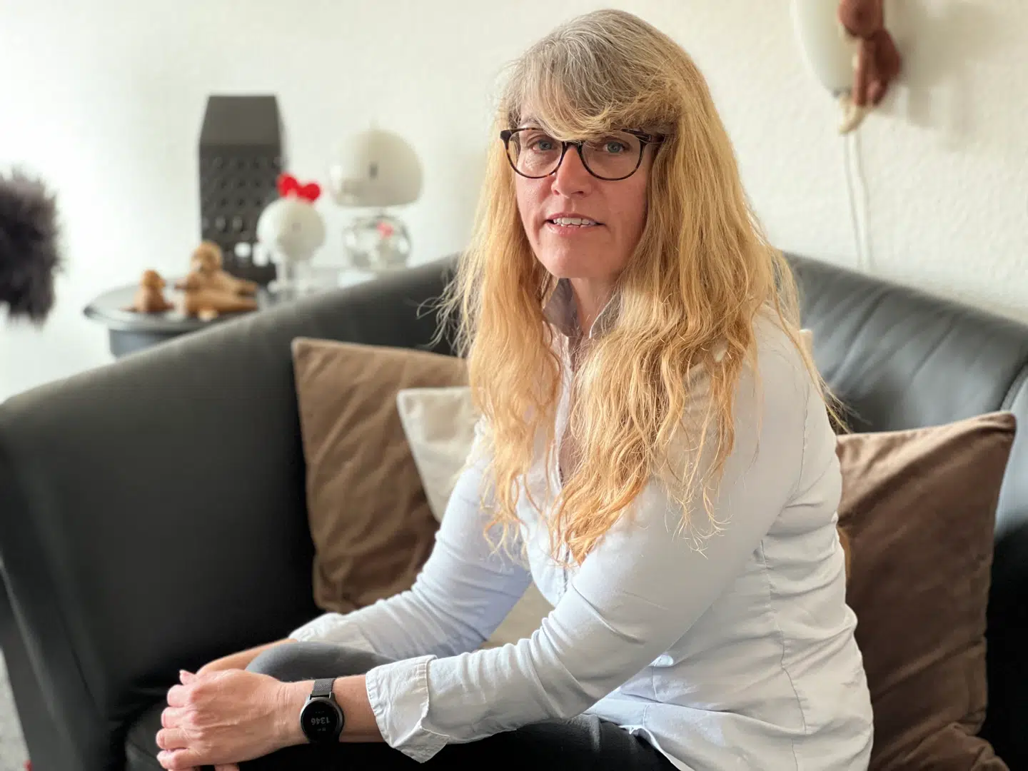 Det er i dag svært for Jeanne at forstå, hvordan bedrageren hurtigt fik manipuleret med hendes følelser.