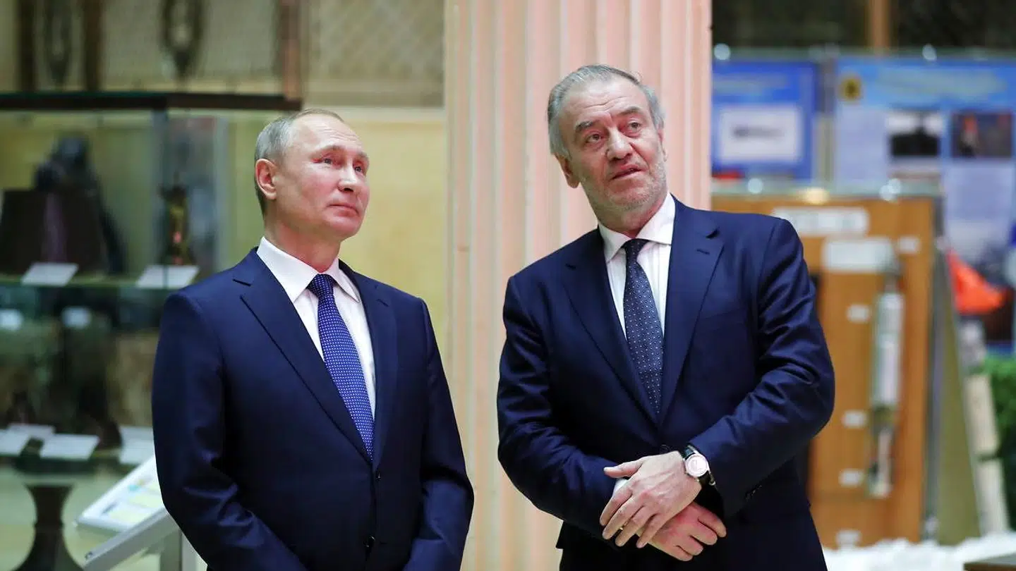 Valery Gergiev har en lang historie med den russiske præsident, Vladimir Putin.
