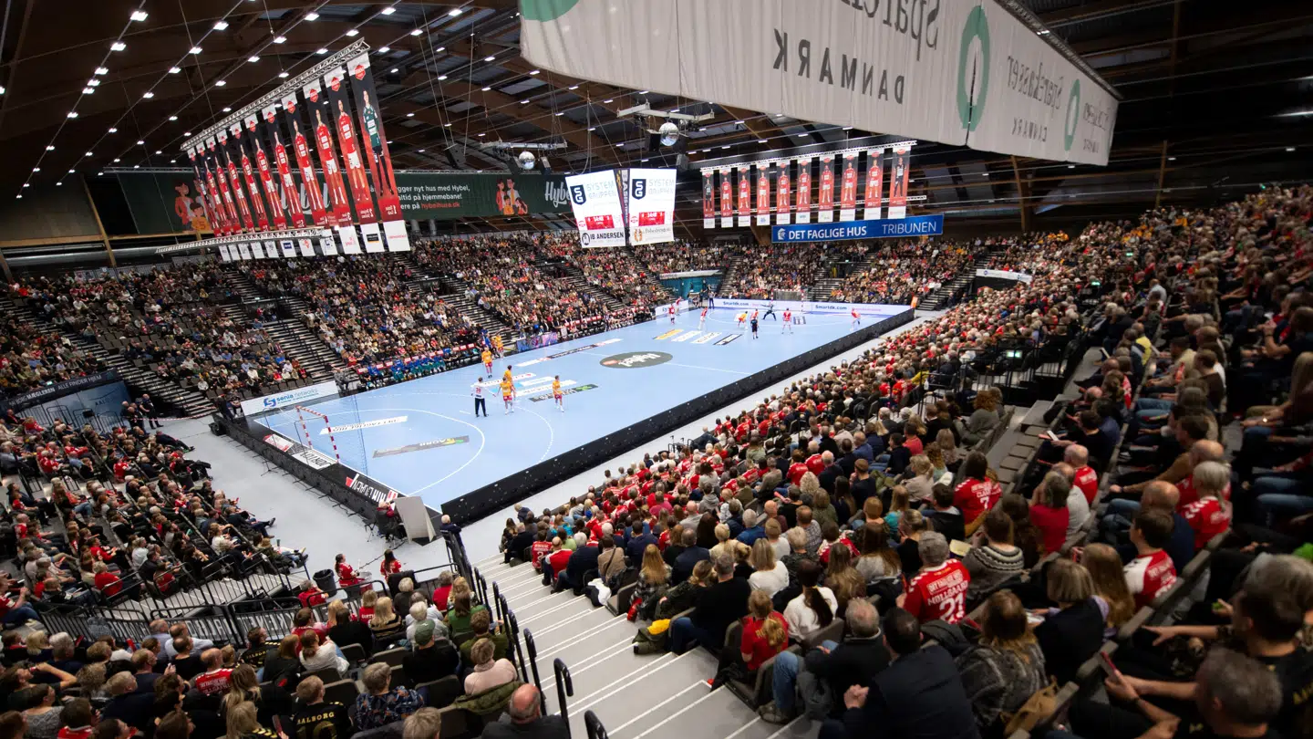 Der er plads til 5.000 tilskuere i Gigantium.