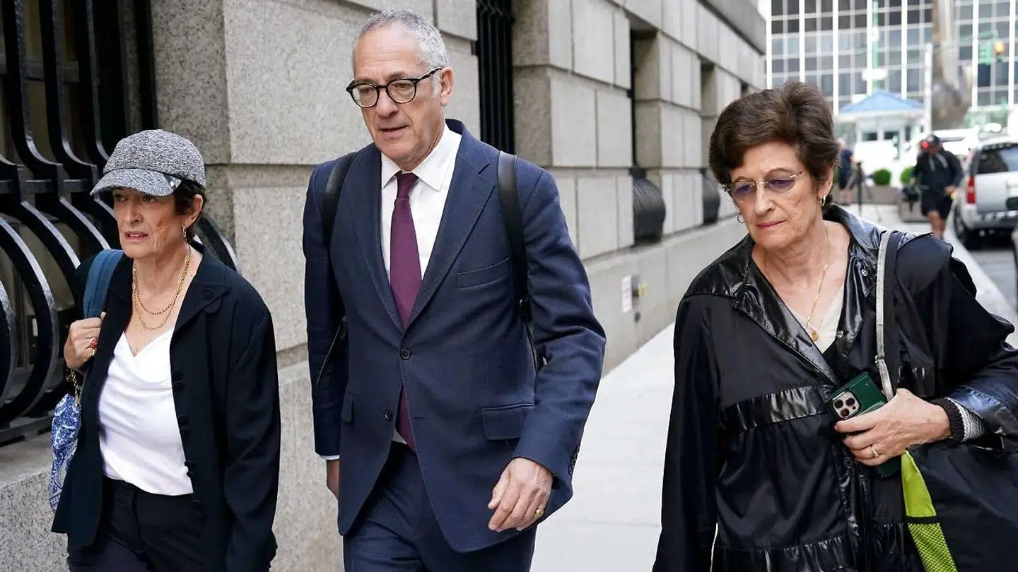 Isabel Maxwell, Kevin Maxwell og Christine Maxwell (foruden Ian Maxwell), brødre og søstre til Ghislaine Maxwell, har støttet deres søster gennem det hele - og har været til stede ved både retssagen og nu også strafudmålingen.