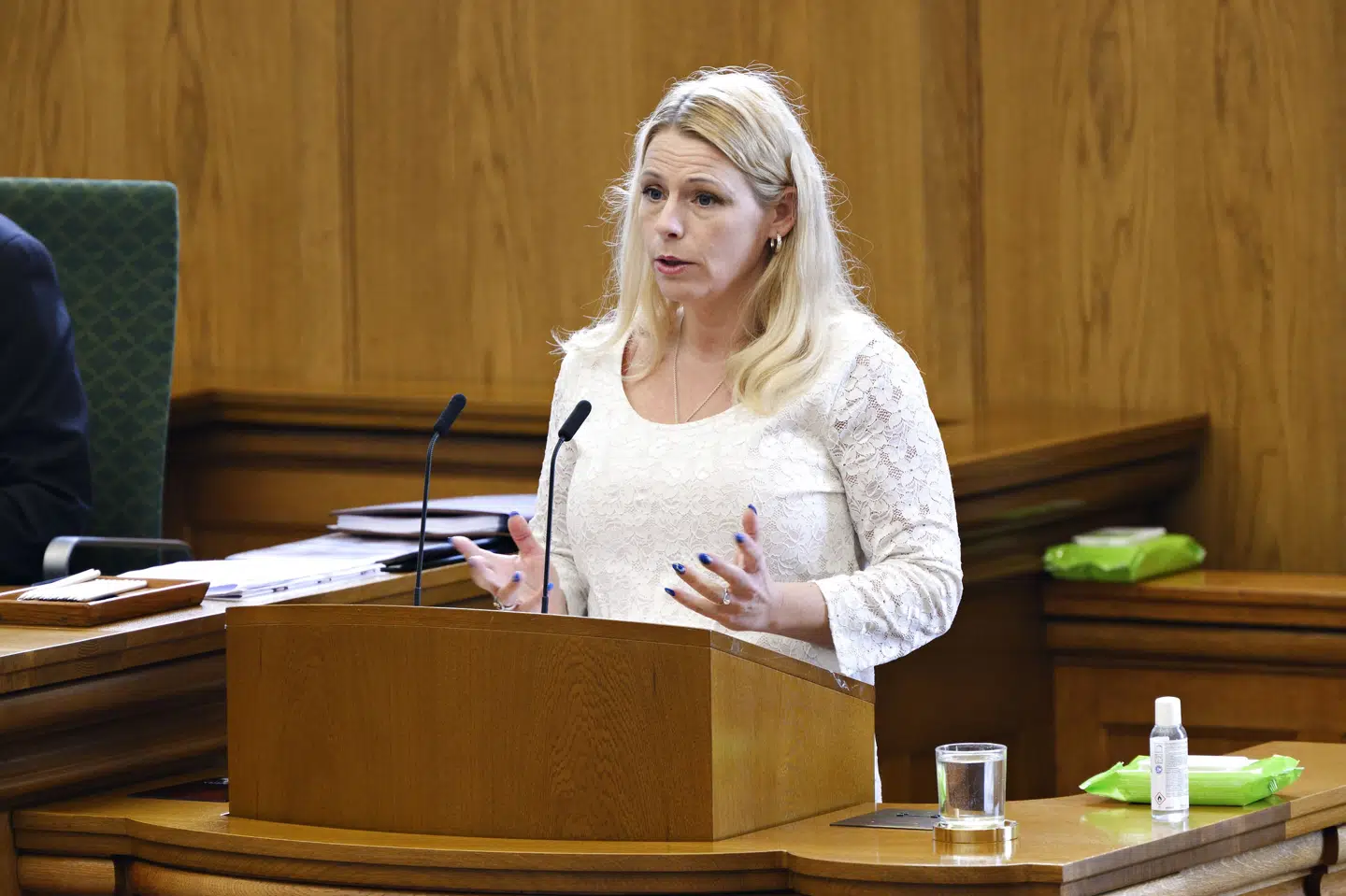 Mette Hjermind Dencker, som er folketingsmedlem for Dansk Folkeparti, har tidligere i juni meddelt, at hun ved næste folketingsvalg ikke genopstiller. Men indtil da vil hun fortsætte sit job, siger hun. (Arkivfoto). Philip Davali/Ritzau Scanpix