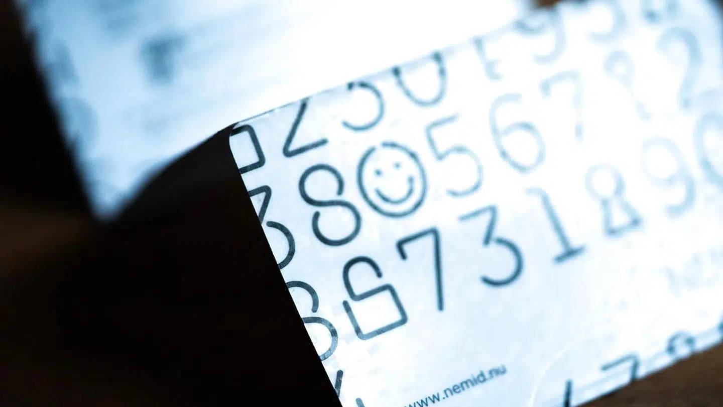 Et serverfejl opstod onsdag morgen, og trafikken blev derfor flyttet til en ny server. Men problemerne fortsatte hos mange NemID-brugere.