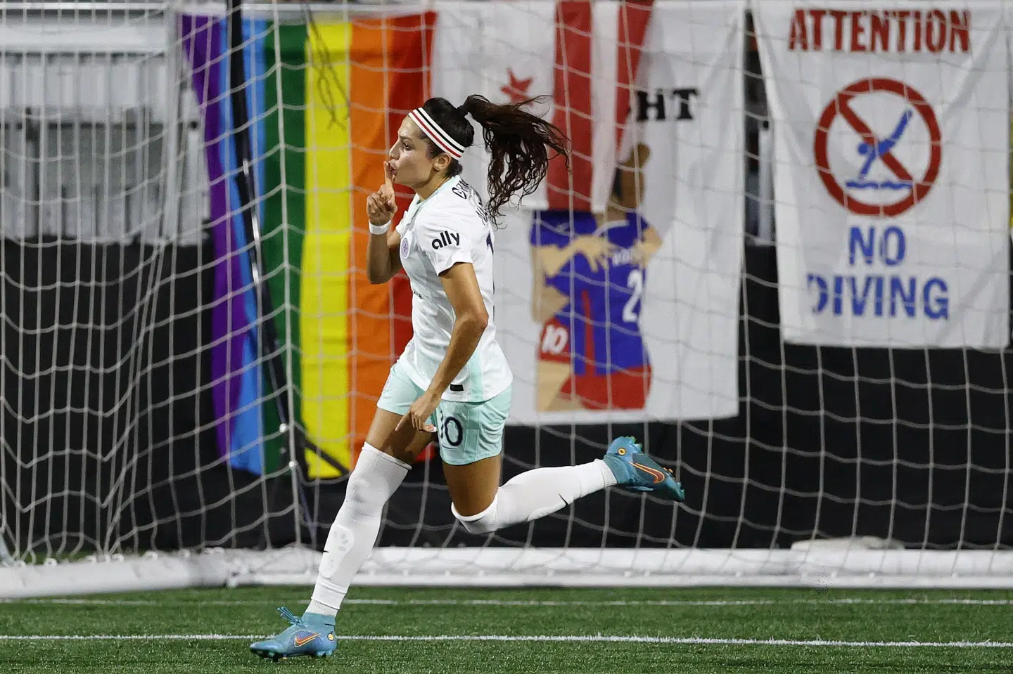 Nadia Nadim var rigtig godt tilfreds med sine scoringer. Tim Nwachukwu/Ritzau Scanpix