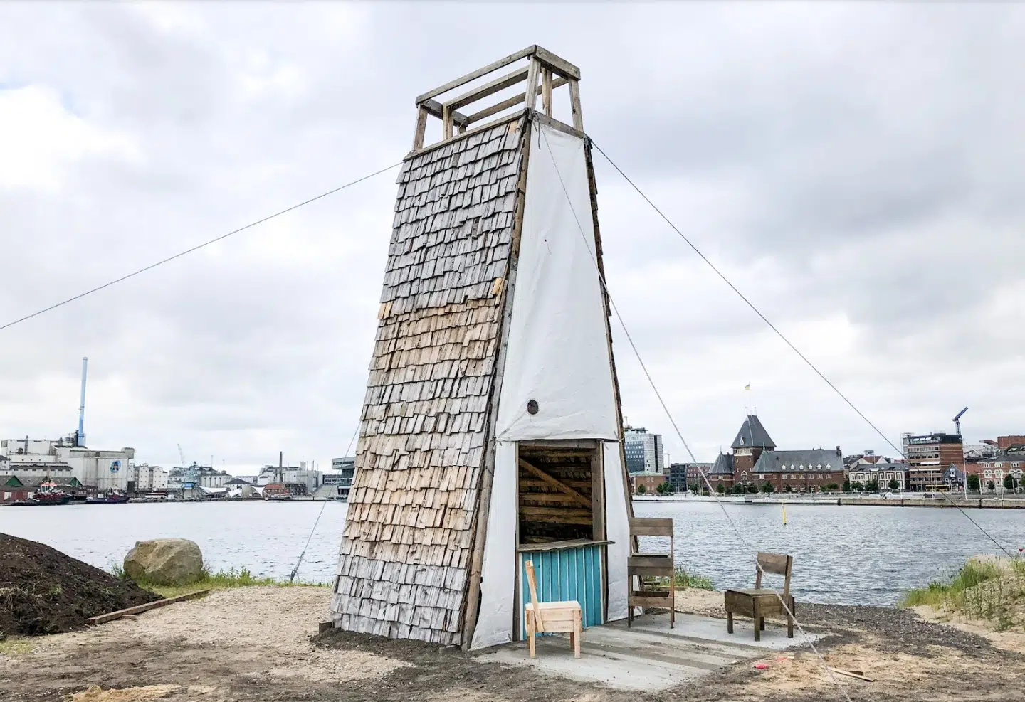 'Fyrtårnet' er allerede sat op ved Pier 2.