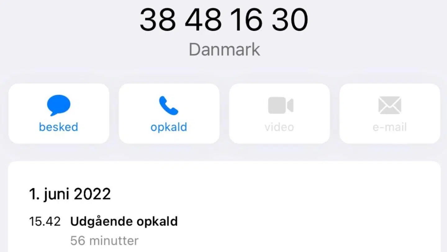 Lene har flere gange ringet til TicketMaster. Senest sad hun nummer to i køen i 58 minutter og 38 sekunder.