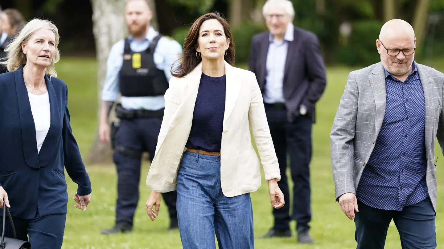 Kronprinsesse Mary besøger Haslev Idrætsefterskole, tirsdag den 14. juni 2022. Det er i forbindelse med projektet Me&We for Mary Fonden. Me&We er et projekt udviklet til elever på efterskoler og har til formål at forebygge mistrivsel blandt unge. Under besøget vil Kronprinsessen og Mary Fonden indgå i dialog med skolens elever om temaer som ensomhed, usikkerhed og fællesskab.