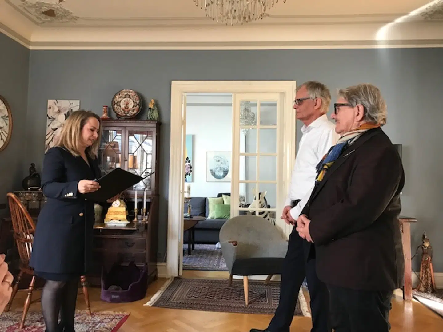 Tage Frandsen og Karsten Bjørn Jensen blev gift ved en privat ceremoni forestået af veninden Helle Sjelle i parrets fælles hjem på Frederiksberg tilbage i februar.