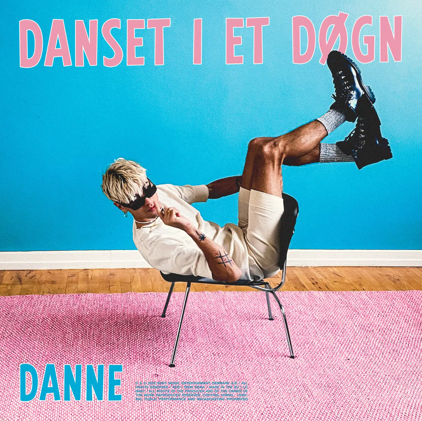 Musiker Danial 'Danne' Hamza Borch Lappé Ahmad er blevet fængslet for to voldtægter begået sidste år. I marts udgav han sin debutsingle 'Danset I Et Døgn' gennem sin pladekontrakt hos Sony.