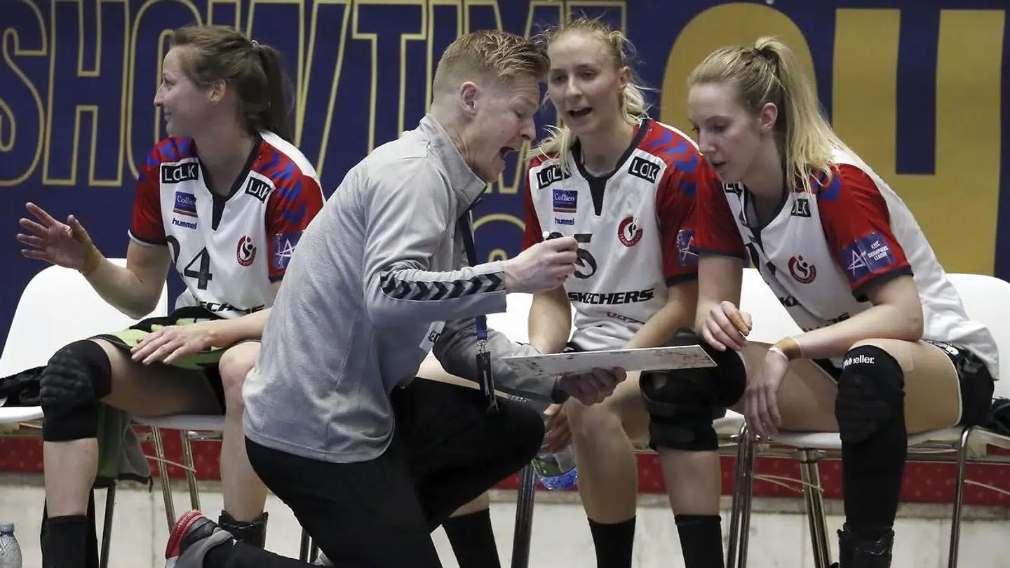 Jesper Jensen på sidelinjen med Team Esbjerg.