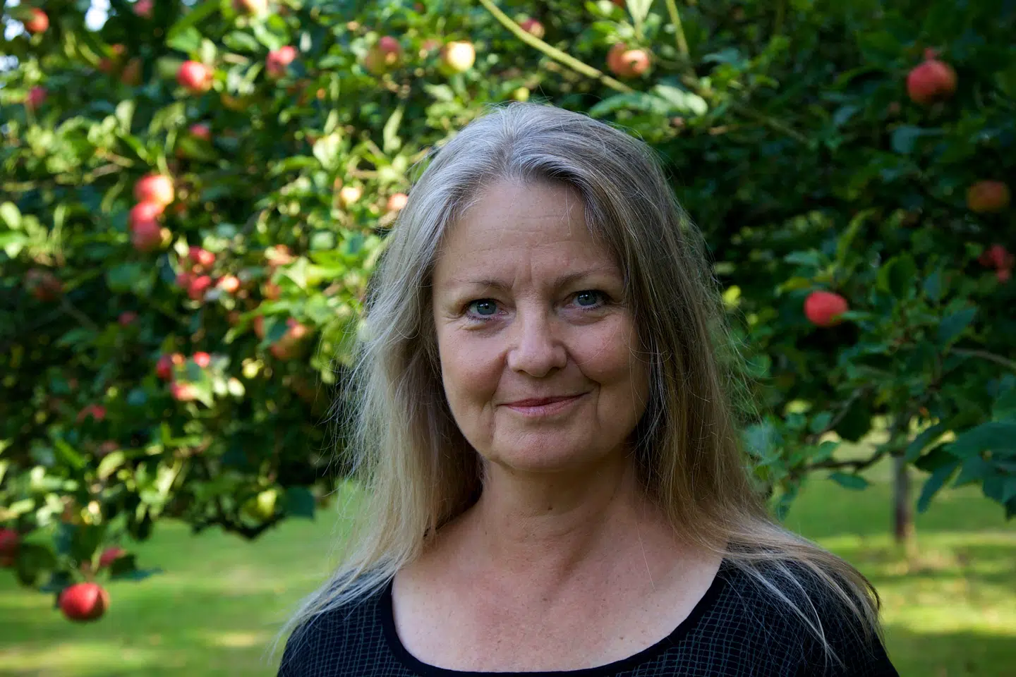 Pia Fris Laneth i dag. 50 år efter, at hun var folde ud-pige i Ugens Rapport.