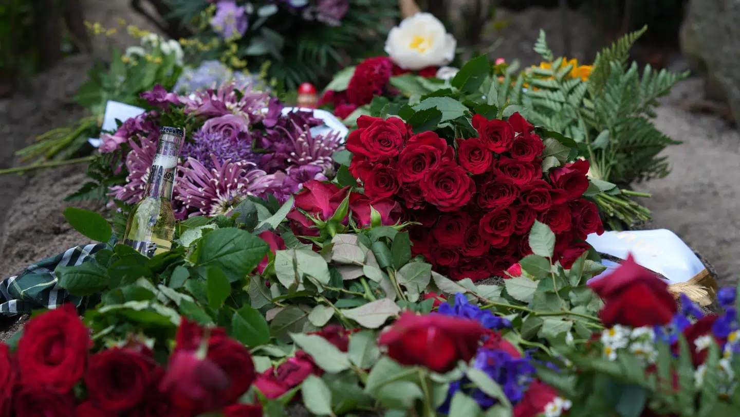 Der var, selvfølgelig, også Cult Shakere på realitystjernens grav. Foto: Byrd/Kasper Løjtved