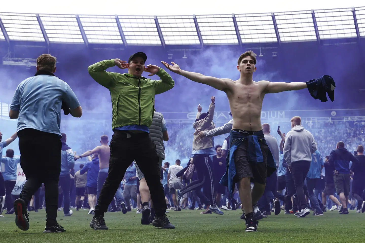 Manchester City-fans løb på banen, efter at holdet 22. maj sikrede sig det engelske mesterskab i sidste runde af Premier League. Darren Staples/Ritzau Scanpix