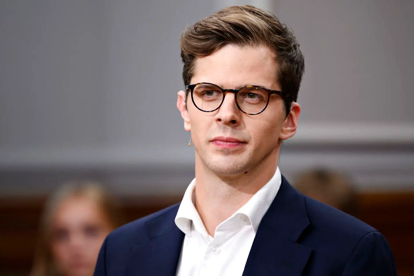 Alex Vanopslagh (LA) før partilederne deltager i en debat om hvorvidt forsvarsforbeholdet skal afskaffes eller ej, i Fællessalen på Christiansborg i København søndag den 29. maj 2022.. (Foto: Philip Davali/Ritzau Scanpix)