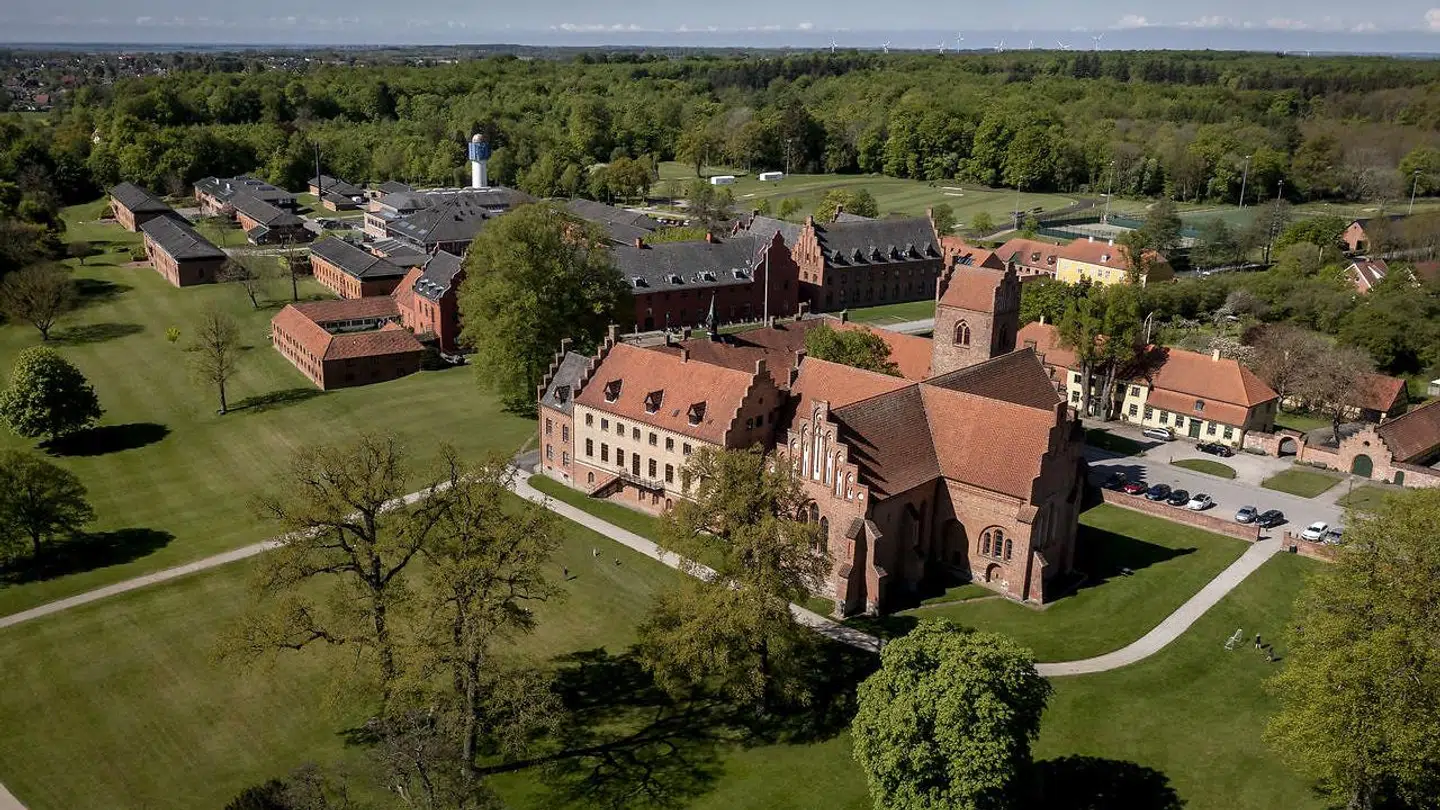 Herlufsholm Skole og Gods fotograferet fra drone, onsdag den 19. maj 2021.