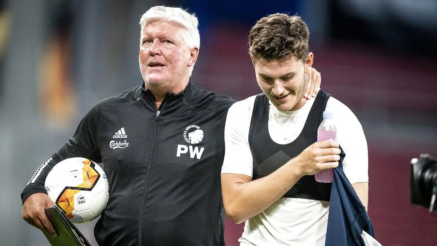 Per Wind sammen med sin søn, FCK-angriberen Jonas Wind.