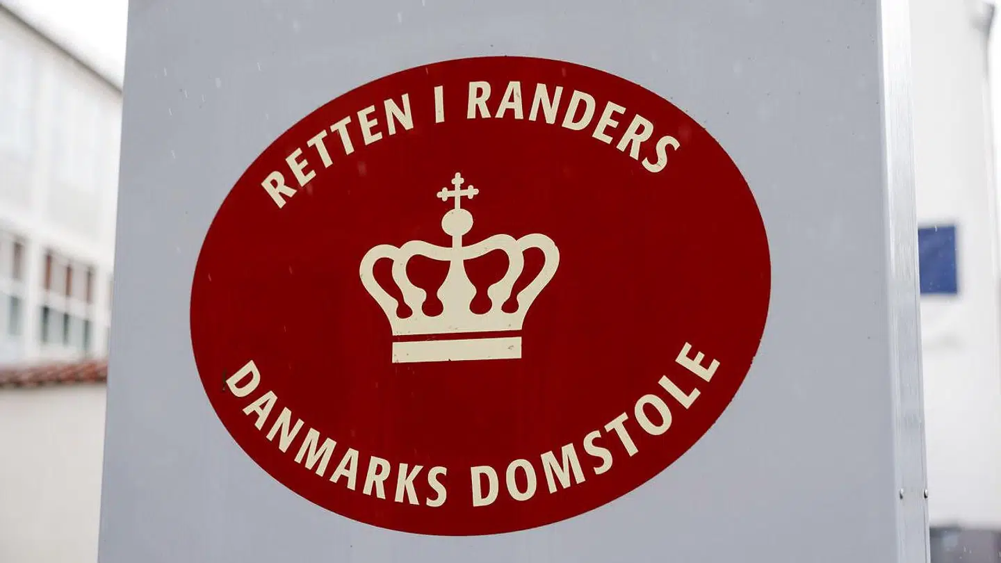 Retsmødet blev afholdt i Tinghuset ved Retten i Randers.