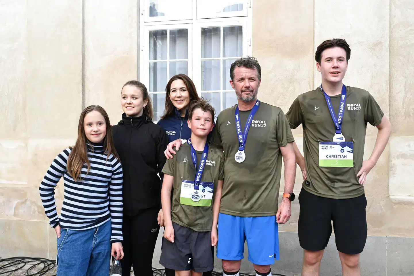 Hele kronprinsefamilien har løbet til Royal Run mandag. På årets sidste rute løb kronprins Frederik ti kilometer med sine to sønner, prins Christian og prins Vincent. Philip Davali/Ritzau Scanpix