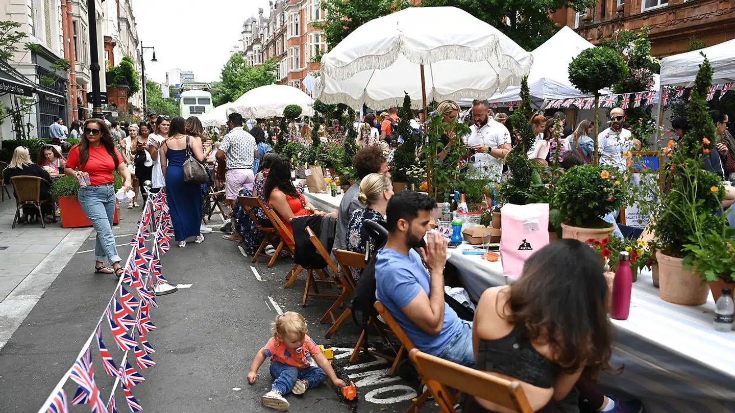 Der er gadefester overalt i London i anledningen af Dronningens jubillæum.