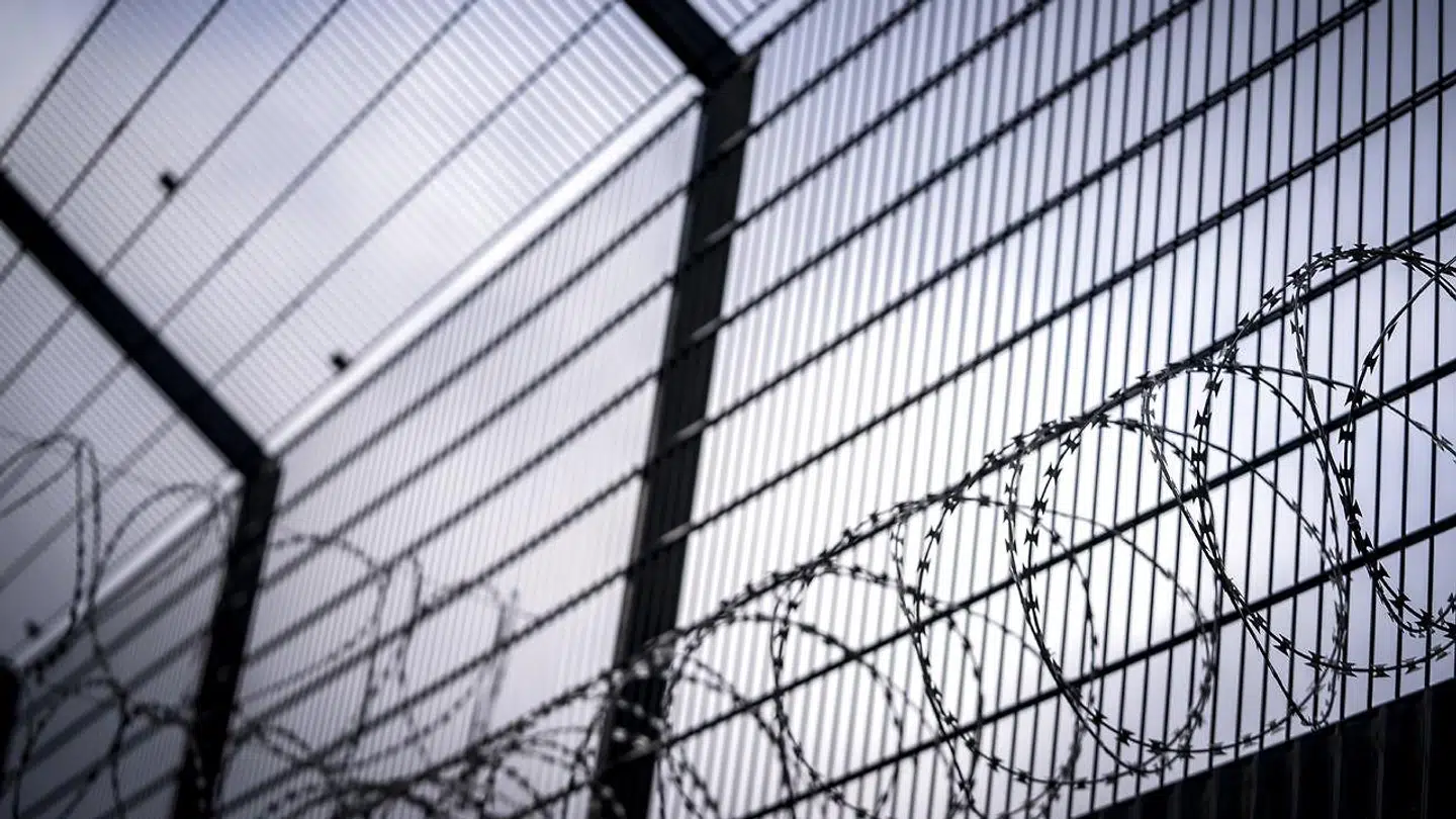 En 35-årig og en 22-årig mand blev tirsdag dømt for ulovlig tvang, da de 28. februar dukkede op på en bekendt til den 35-åriges adresse og forsøgte at tvinge ham til at betale et beløb på 50.000 kroner. De blev hver især idømt fire måneders ubetinget fængsel. Arkivfoto.