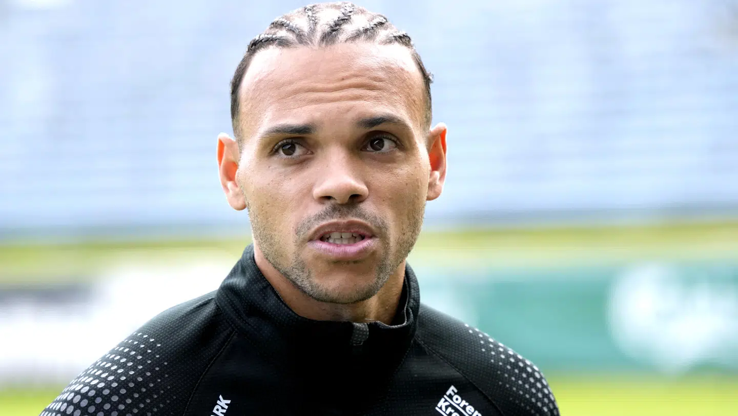 Martin Braithwaite byder Andreas Christensen velkommen i klubben.