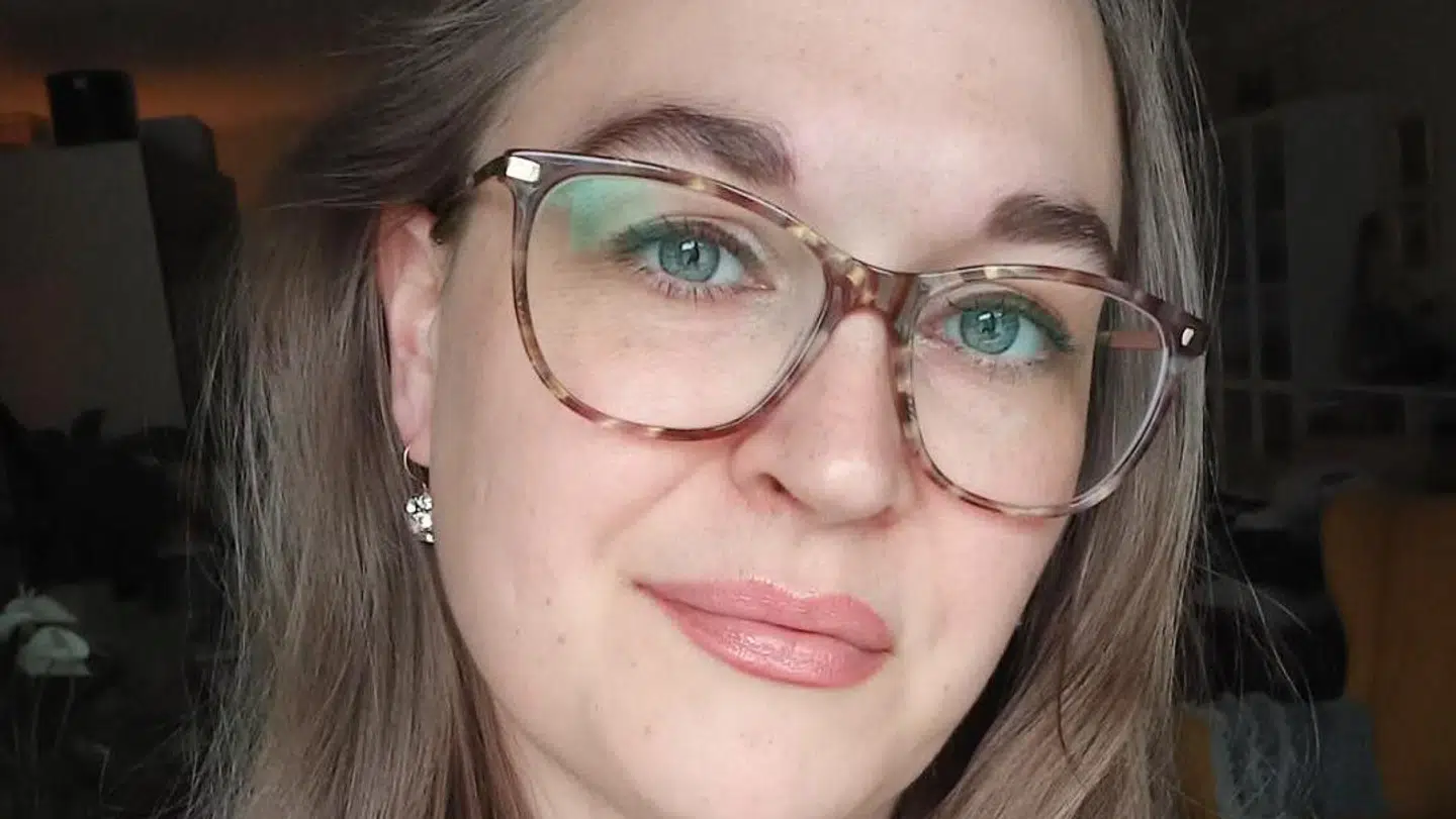 Rikke Marie Jacobsen lever hver dag med frygten for, hun har sklerose – men hun skal vente til 2024 på en scanning.