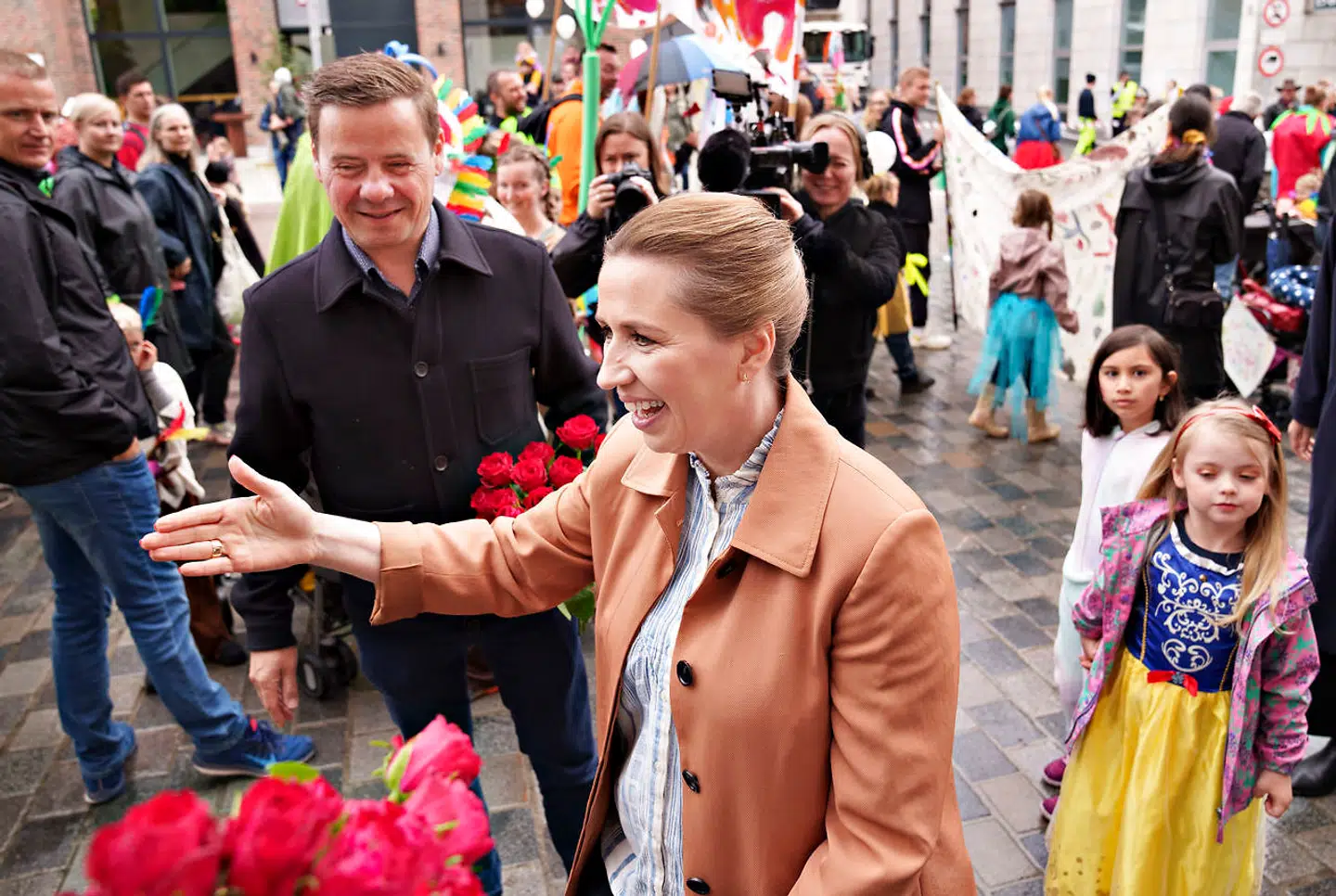 Statsminister Mette Frederiksen taler med borgere om folkeafstemningen om forsvarsforbeholdet i Aalborg, lørdag 21. maj 2022.