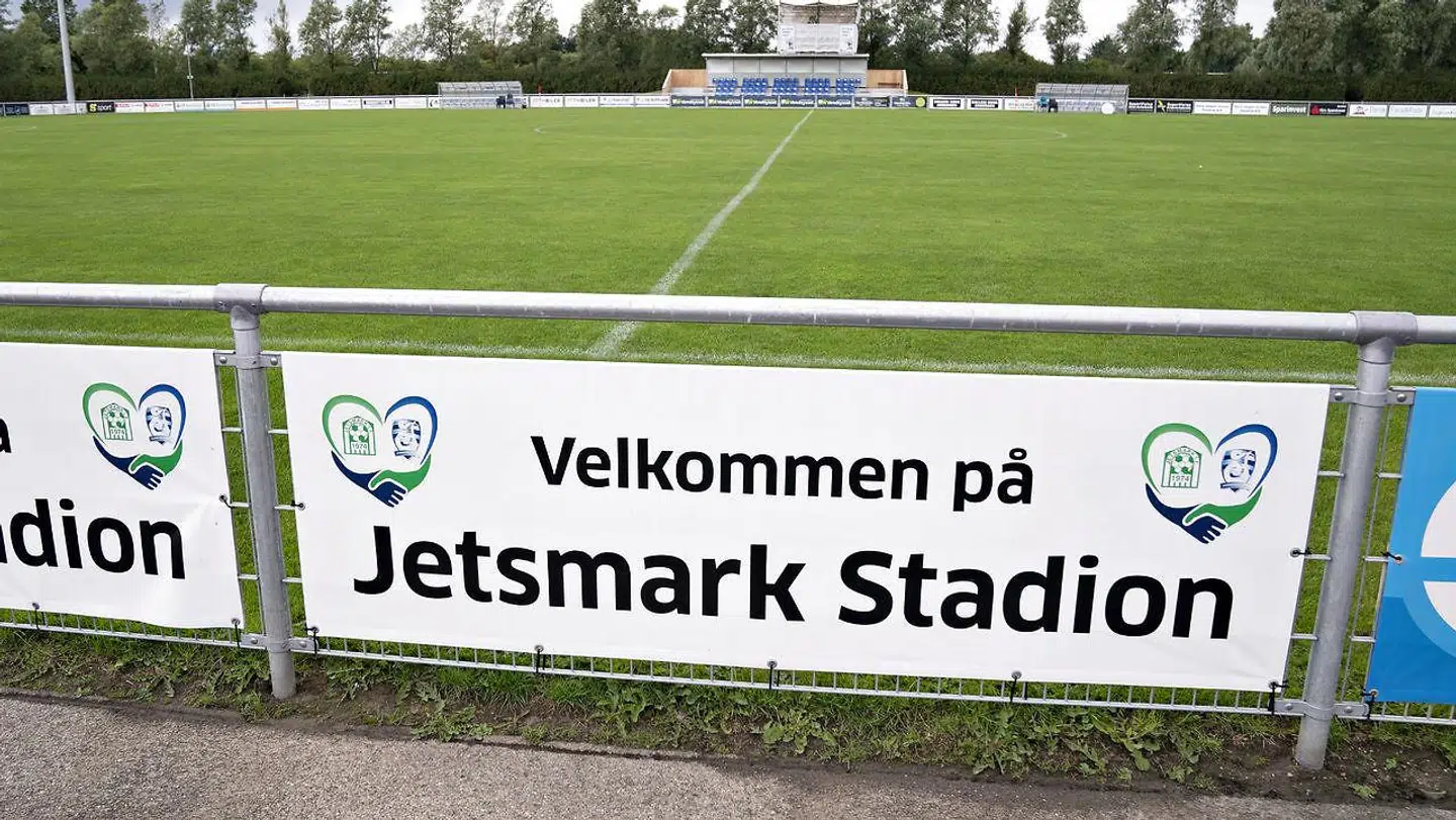 Jammerbugt FC spiller sine hjemmekampe på Jetsmark Stadion i Pandrup.