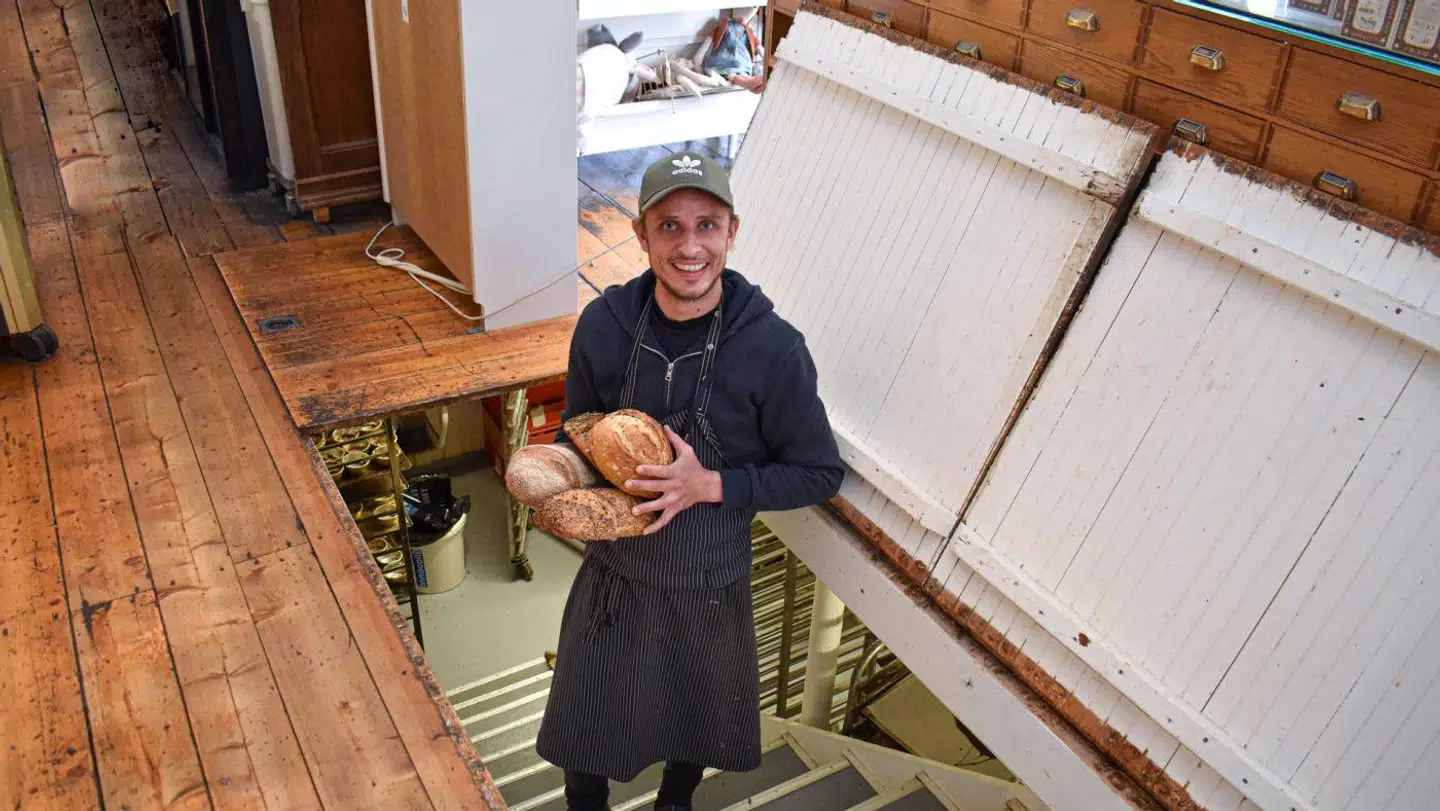 Jonas Nikolai Hütscher Hejlesen på sin café, Penny Lane. Foto: Privat