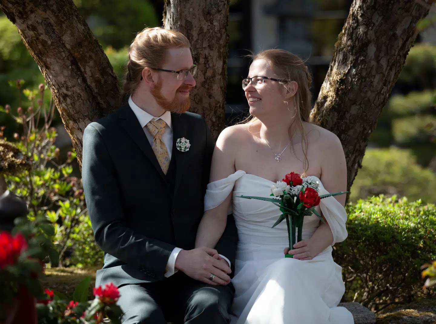 Lillian Korsgaard Johansen og Jimmi Johansen elsker begge Lego, og det kunne man i den grad se til deres bryllup 7. maj.