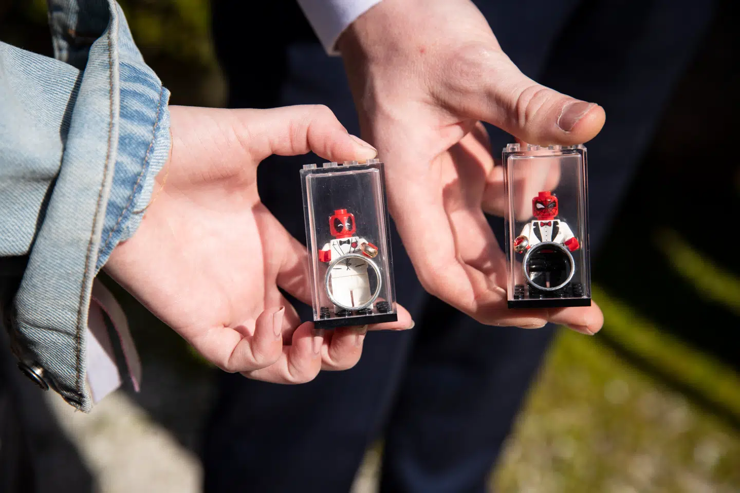 Lillian Korsgaard Johansen og Jimmi Johansen elsker begge Lego, og det kunne man i den grad se til deres bryllup 7. maj.