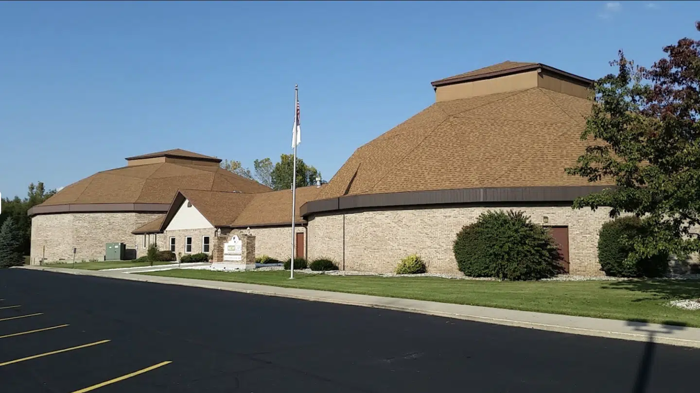 Det var ved denne kirke i Indiana, at præsten John Lowe II begik ægteskabsbrud.