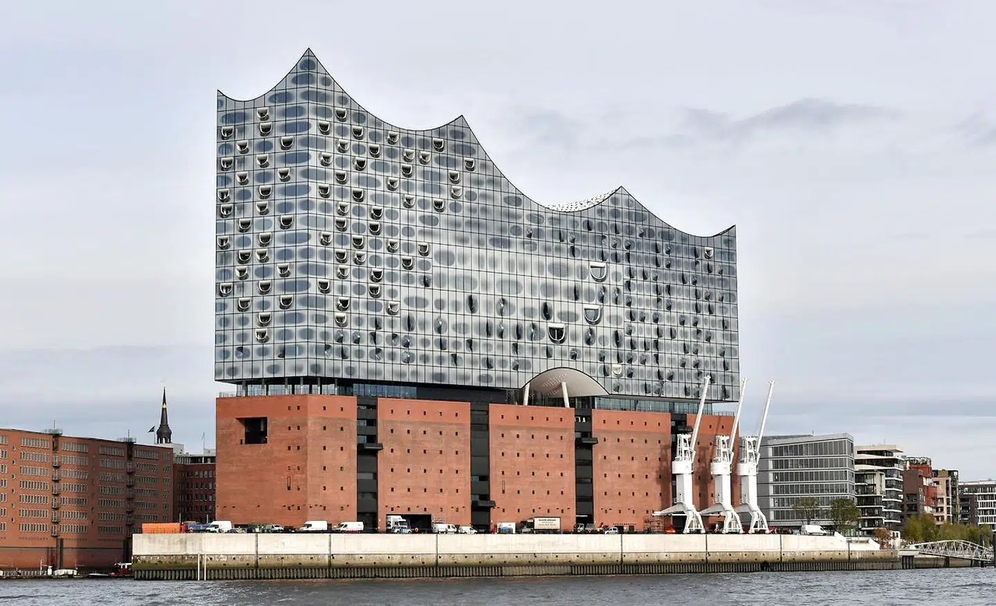 Elbharmonien i Hamburg er et vartegn. Især det jyske publikum er glad for at køre til Nordtyskland i weekenderne.