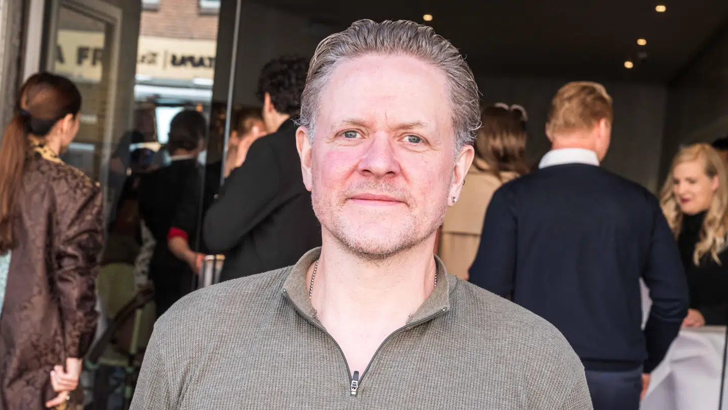 Anders Matthesen er lige nu aktuel i en ny dansk film, som netop har fået premiere på Netflix. På billedet ses han til gallapremieren på Trøjborg i Aarhus. Foto: Byrd / Rasmus Laurvig.