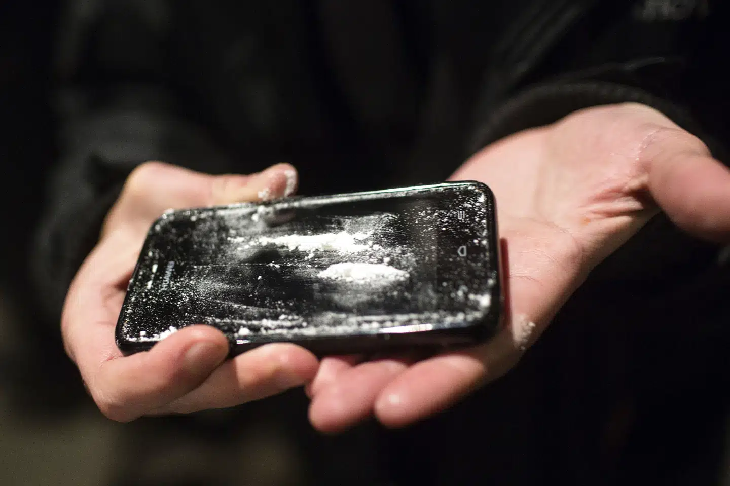 En 24-årig mand styrede en gruppe hvide bude, der leverede kokain til købere, mens han sad i fængsel. Det har nu kostet ham endnu en dom på seks års fængsel. (Arkivfoto). David Leth Williams/Ritzau Scanpix