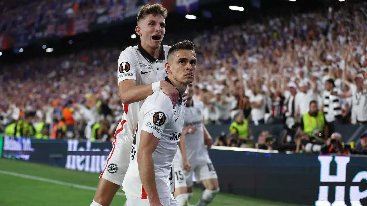 Jesper Lindstrøm jubler under Europa League-finalen.