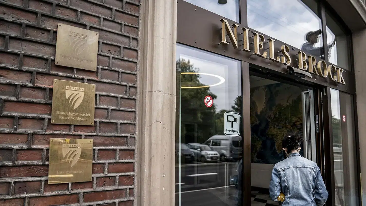 Niels Brock – der nu har fået Jesper Buch i bestyrelsen – ligger på Nørre Voldgade i København. I 2019 åbnede den 141 år gamle handelsskole en uddannelse for unge iværksættere.