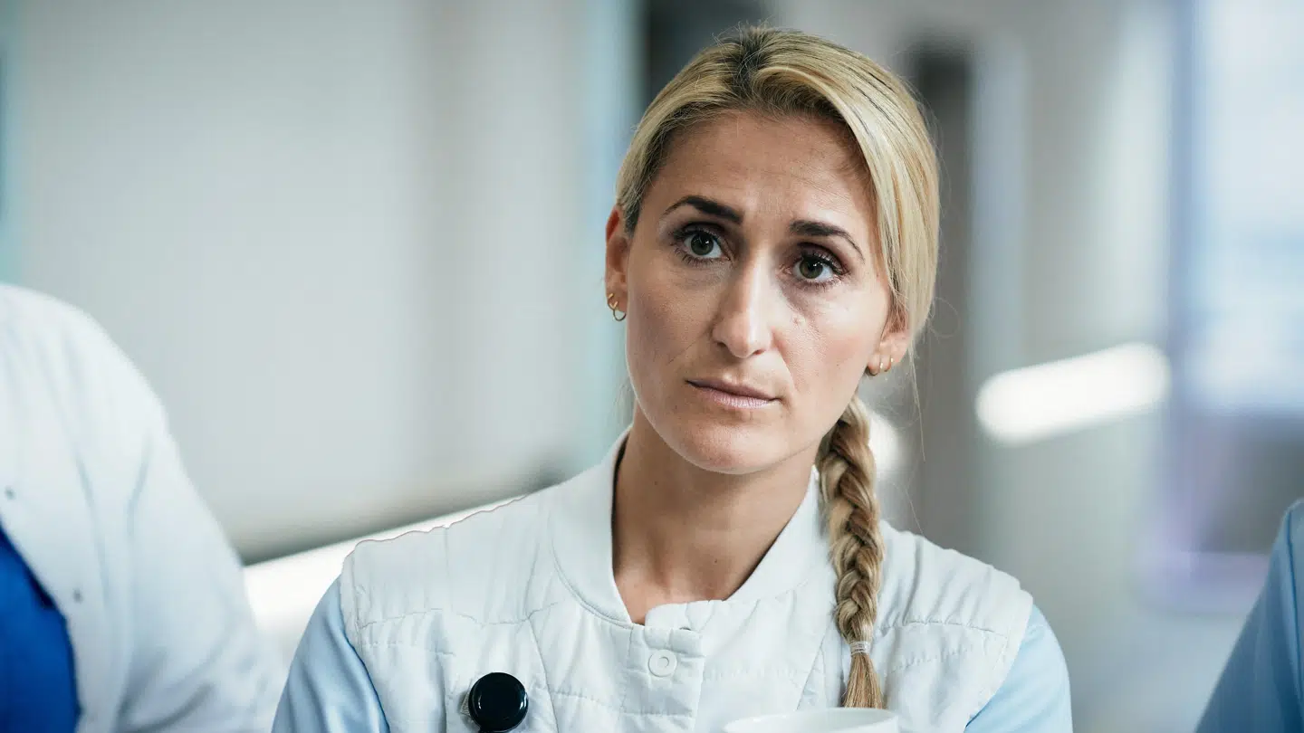 Marijana Jankovic som jordemoder i 'Dag og nat'.