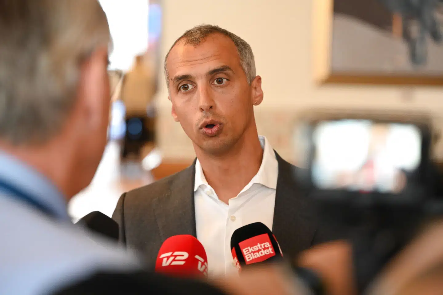 Det vil nu være op til anklagemyndigheden at beslutte, om der skal rejses tiltale, når Claus Hjort Frederiksen (V) træder ud af Folketinget efter næste folketingsvalg og mister den parlamentariske immunitet, sagde justitsminister Mattias Tesfaye (S) før torsdagens samråd. Philip Davali/Ritzau Scanpix